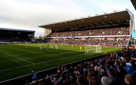 他在赛场上 他在赛场上